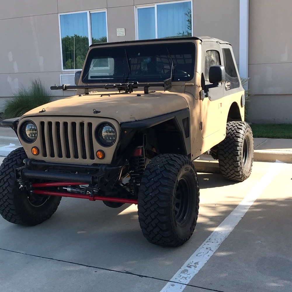 Meet your Posher, Tomas